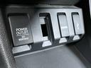 ハイブリッドＺ・ホンダセンシング　社外８インチナビ／Ｂカメラ／ＥＴＣ／シートヒーター／１オーナー車　地デジチューナー　スマートキ－　運転席助手席エアバッグ　Ｂｌｕｅｔｏｏｔｈ対応　電動格納ドアミラー　車線逸脱　１オーナ－　ＥＳＣ（23枚目）