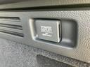 ハイブリッドＺ・ホンダセンシング　社外８インチナビ／Ｂカメラ／ＥＴＣ／シートヒーター／１オーナー車　地デジチューナー　スマートキ－　運転席助手席エアバッグ　Ｂｌｕｅｔｏｏｔｈ対応　電動格納ドアミラー　車線逸脱　１オーナ－　ＥＳＣ（33枚目）