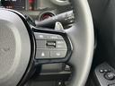 スイッチ操作で一定速度に走行を制御。加速、減速の少ない高速道路などでの運転をより快適にするクルーズコントロールを装備。