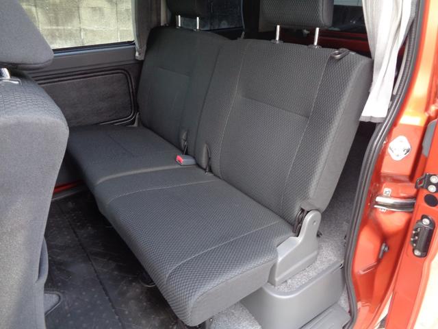 サンバーバン ＶＣターボ　１年保証　禁煙１オーナー　５速ＭＴ　両スライドドア　２分割リアシート　ＳＤナビ　フルセグ　ＤＶＤ再　Ｂｌｕｅｔｏｏｔｈ　Ｂカメラ　ＥＴＣ　外スピーカー　外アルミ　純正リアカーテン　フィルム施工　車中泊（44枚目）