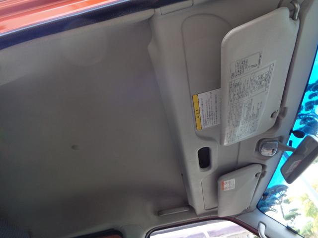 サンバーバン ＶＣターボ　１年保証　禁煙１オーナー　５速ＭＴ　両スライドドア　２分割リアシート　ＳＤナビ　フルセグ　ＤＶＤ再　Ｂｌｕｅｔｏｏｔｈ　Ｂカメラ　ＥＴＣ　外スピーカー　外アルミ　純正リアカーテン　フィルム施工　車中泊（49枚目）