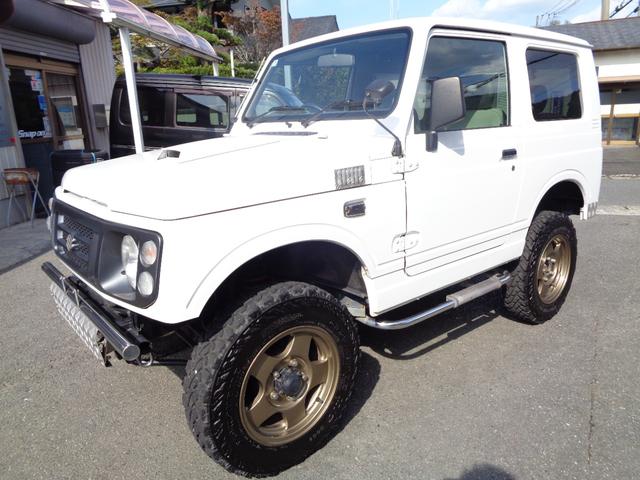 ジムニー ランドベンチャー　ＪＡ２２Ｗターボ　ＡＴ　リフトアップ　社外フロント＆サイド＆リアバンパー　背面タイヤレス　社外ハンドル　社外１６インチアルミ＆ヨコハマジオランダー　アンダーガード　外装同色塗装済　ＣＤ　ＵＳＢ（4枚目）