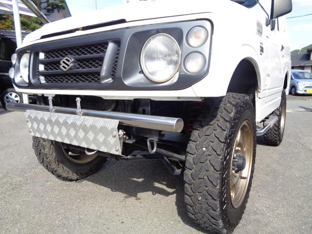 ジムニー ランドベンチャー　ＪＡ２２Ｗターボ　ＡＴ　リフトアップ　社外フロント＆サイド＆リアバンパー　背面タイヤレス　社外ハンドル　社外１６インチアルミ＆ヨコハマジオランダー　アンダーガード　外装同色塗装済　ＣＤ　ＵＳＢ（6枚目）