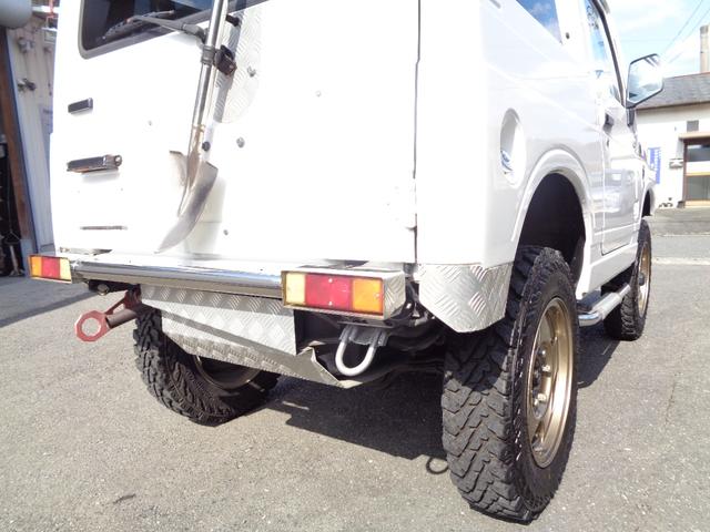 ジムニー ランドベンチャー　ＪＡ２２Ｗターボ　ＡＴ　リフトアップ　社外フロント＆サイド＆リアバンパー　背面タイヤレス　社外ハンドル　社外１６インチアルミ＆ヨコハマジオランダー　アンダーガード　外装同色塗装済　ＣＤ　ＵＳＢ（15枚目）