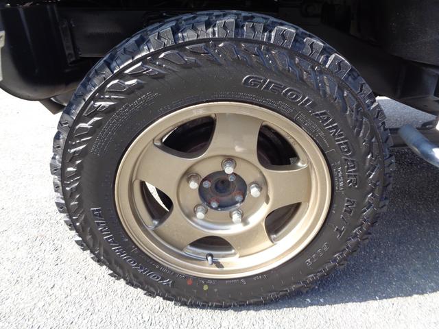 ジムニー ランドベンチャー　ＪＡ２２Ｗターボ　ＡＴ　リフトアップ　社外フロント＆サイド＆リアバンパー　背面タイヤレス　社外ハンドル　社外１６インチアルミ＆ヨコハマジオランダー　アンダーガード　外装同色塗装済　ＣＤ　ＵＳＢ（42枚目）