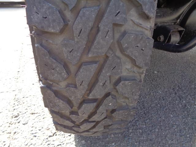 ジムニー ランドベンチャー　ＪＡ２２Ｗターボ　ＡＴ　リフトアップ　社外フロント＆サイド＆リアバンパー　背面タイヤレス　社外ハンドル　社外１６インチアルミ＆ヨコハマジオランダー　アンダーガード　外装同色塗装済　ＣＤ　ＵＳＢ（45枚目）