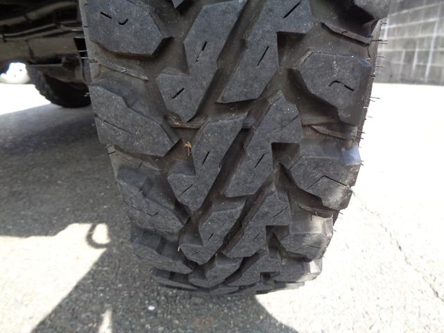 ジムニー ランドベンチャー　ＪＡ２２Ｗターボ　ＡＴ　リフトアップ　社外フロント＆サイド＆リアバンパー　背面タイヤレス　社外ハンドル　社外１６インチアルミ＆ヨコハマジオランダー　アンダーガード　外装同色塗装済　ＣＤ　ＵＳＢ（46枚目）