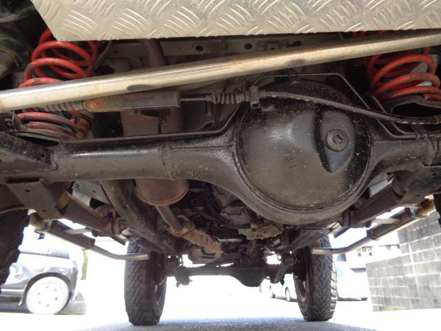 ジムニー ランドベンチャー　ＪＡ２２Ｗターボ　ＡＴ　リフトアップ　社外フロント＆サイド＆リアバンパー　背面タイヤレス　社外ハンドル　社外１６インチアルミ＆ヨコハマジオランダー　アンダーガード　外装同色塗装済　ＣＤ　ＵＳＢ（48枚目）