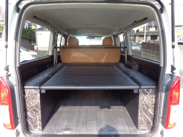 ハイエースバン ロングスーパーＧＬ　３０００ｃｃディーゼルターボ　キーレス　ＳＤナビ　フルセグ　ＤＶＤ再　Ｂｌｕｅｔｏｏｔｈ　Ｂカメラ　ＥＴＣ　ドラレコ前後付きＤインナーミラー　ベッドキット　外ショック　１７ＡＷ　ＨＩＤ　Ｔベル交換渡し（45枚目）
