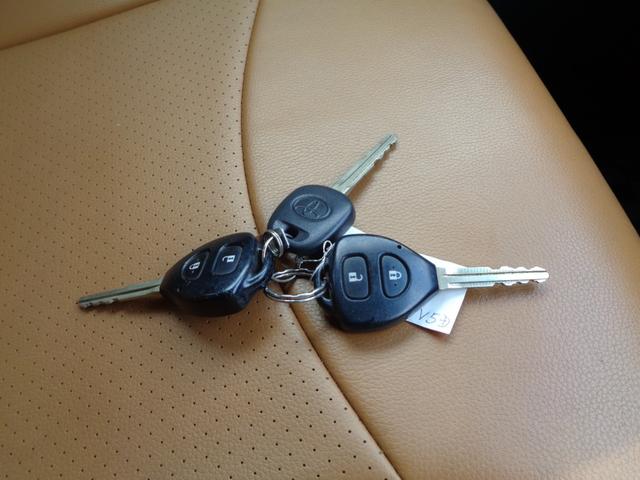 ハイエースバン ロングスーパーＧＬ　３０００ｃｃディーゼルターボ　キーレス　ＳＤナビ　フルセグ　ＤＶＤ再　Ｂｌｕｅｔｏｏｔｈ　Ｂカメラ　ＥＴＣ　ドラレコ前後付きＤインナーミラー　ベッドキット　外ショック　１７ＡＷ　ＨＩＤ　Ｔベル交換渡し（67枚目）