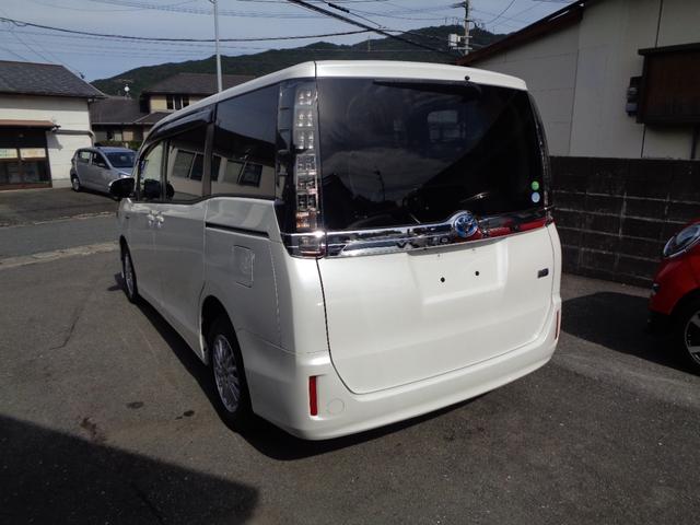 ヴォクシー ハイブリッドV 禁煙車 プッシュスタート スマートキー 後席モニター 両側電動ドア 純正9型ナビ フルセグTV DVD再 Bluetooth Bカメラ ETC 純正シートカバー LEDヘッドランプ 前席シートヒーター(14枚目)