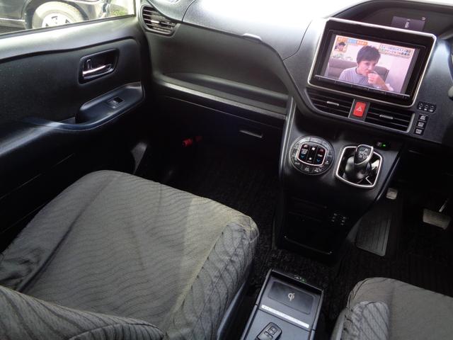 ヴォクシー ハイブリッドV 禁煙車 プッシュスタート スマートキー 後席モニター 両側電動ドア 純正9型ナビ フルセグTV DVD再 Bluetooth Bカメラ ETC 純正シートカバー LEDヘッドランプ 前席シートヒーター(22枚目)