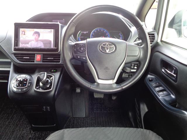 ヴォクシー ハイブリッドV 禁煙車 プッシュスタート スマートキー 後席モニター 両側電動ドア 純正9型ナビ フルセグTV DVD再 Bluetooth Bカメラ ETC 純正シートカバー LEDヘッドランプ 前席シートヒーター(24枚目)