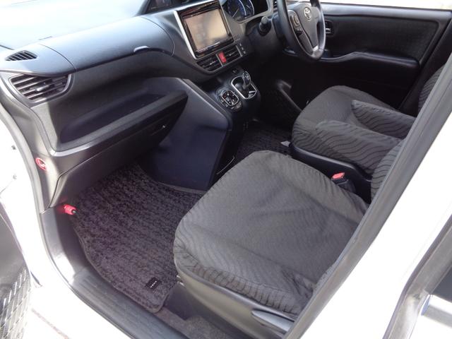 ヴォクシー ハイブリッドV 禁煙車 プッシュスタート スマートキー 後席モニター 両側電動ドア 純正9型ナビ フルセグTV DVD再 Bluetooth Bカメラ ETC 純正シートカバー LEDヘッドランプ 前席シートヒーター(38枚目)