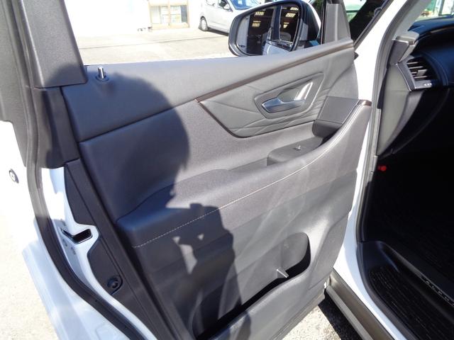 アルファードハイブリッド Ｚ　禁煙１オーナー　モデリスタエアロ　１３．２型後席モニター　左右独立ムーンルーフ　ユニバーサルステップ　Ｄインナーミラー　ＨＵＤ　トヨタチームメイト　アドバンスパーク　全方位カメラ　１４型コネクトナビ（40枚目）