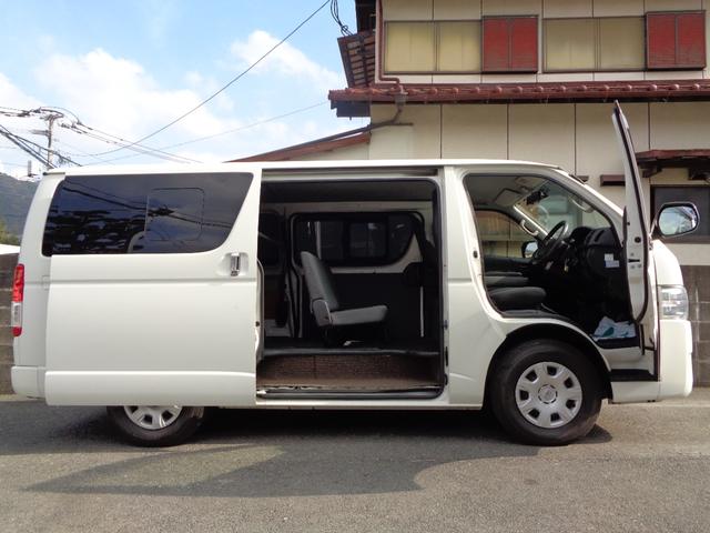 ハイエースバン ロングDX GLパッケージ 1年保証 禁煙車 6人乗 キーレス SDナビ フルセグTV DVD再生 Bluetooth バックカメラ ETC ドラレコ前後 デジタルインナーミラー 窓ありサイドガラス フィルム施工 タイヤ4本新品(9枚目)