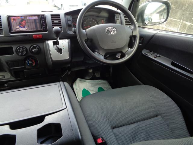 ハイエースバン ロングDX GLパッケージ 1年保証 禁煙車 6人乗 キーレス SDナビ フルセグTV DVD再生 Bluetooth バックカメラ ETC ドラレコ前後 デジタルインナーミラー 窓ありサイドガラス フィルム施工 タイヤ4本新品(23枚目)