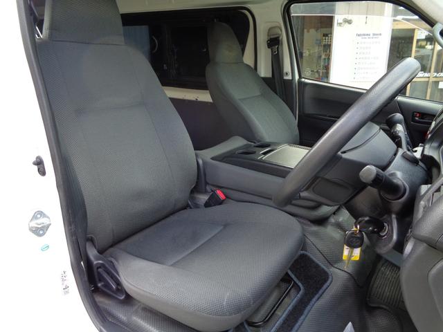 ハイエースバン ロングDX GLパッケージ 1年保証 禁煙車 6人乗 キーレス SDナビ フルセグTV DVD再生 Bluetooth バックカメラ ETC ドラレコ前後 デジタルインナーミラー 窓ありサイドガラス フィルム施工 タイヤ4本新品(27枚目)