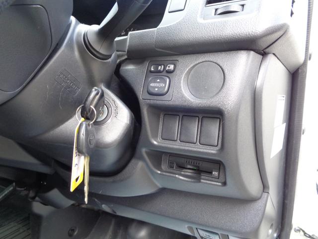 ハイエースバン ロングDX GLパッケージ 1年保証 禁煙車 6人乗 キーレス SDナビ フルセグTV DVD再生 Bluetooth バックカメラ ETC ドラレコ前後 デジタルインナーミラー 窓ありサイドガラス フィルム施工 タイヤ4本新品(29枚目)