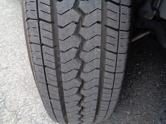 ハイエースバン ロングDX GLパッケージ 1年保証 禁煙車 6人乗 キーレス SDナビ フルセグTV DVD再生 Bluetooth バックカメラ ETC ドラレコ前後 デジタルインナーミラー 窓ありサイドガラス フィルム施工 タイヤ4本新品(55枚目)