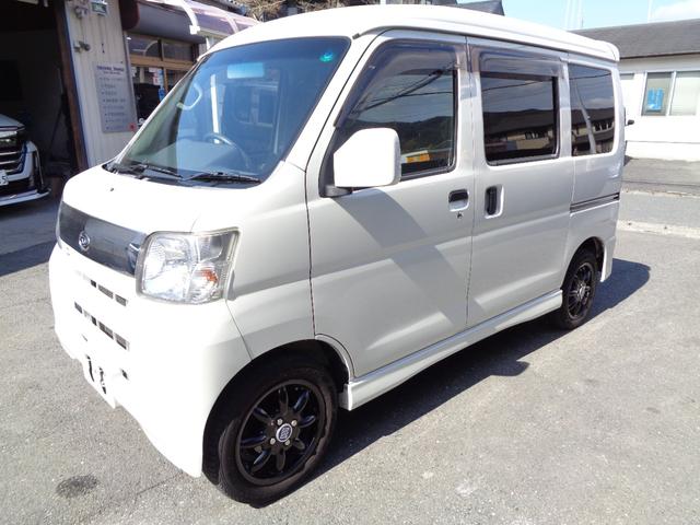 ハイゼットカーゴ クルーズターボリミテッド　１年保証　禁煙１オーナー　リア２分割シート　両側スライドドア　ＳＤナビ　フルセグＴＶ　ＤＶＤ再　Ｂｌｕｅｔｏｏｔｈ　バックカメラ　ＥＴＣ　サイドステップ＆リア廻り後期アトレーワゴン仕様　フィルム施工済（4枚目）