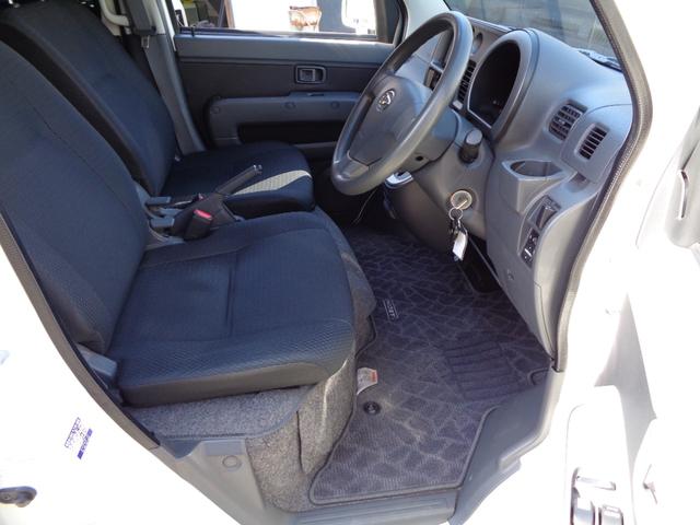 ハイゼットカーゴ クルーズターボリミテッド　１年保証　禁煙１オーナー　リア２分割シート　両側スライドドア　ＳＤナビ　フルセグＴＶ　ＤＶＤ再　Ｂｌｕｅｔｏｏｔｈ　バックカメラ　ＥＴＣ　サイドステップ＆リア廻り後期アトレーワゴン仕様　フィルム施工済（26枚目）