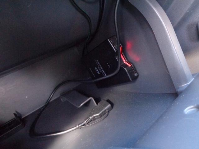 ハイゼットカーゴ クルーズターボリミテッド　１年保証　禁煙１オーナー　リア２分割シート　両側スライドドア　ＳＤナビ　フルセグＴＶ　ＤＶＤ再　Ｂｌｕｅｔｏｏｔｈ　バックカメラ　ＥＴＣ　サイドステップ＆リア廻り後期アトレーワゴン仕様　フィルム施工済（58枚目）