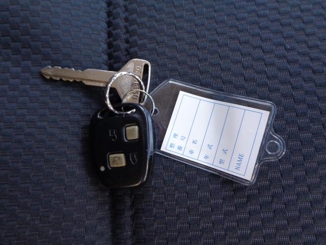 ハイゼットカーゴ クルーズターボリミテッド　１年保証　禁煙１オーナー　リア２分割シート　両側スライドドア　ＳＤナビ　フルセグＴＶ　ＤＶＤ再　Ｂｌｕｅｔｏｏｔｈ　バックカメラ　ＥＴＣ　サイドステップ＆リア廻り後期アトレーワゴン仕様　フィルム施工済（59枚目）