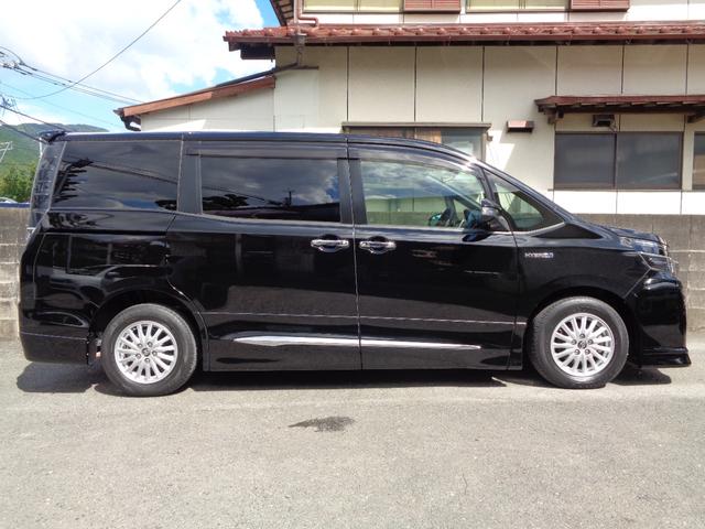 Toyota Voxy V