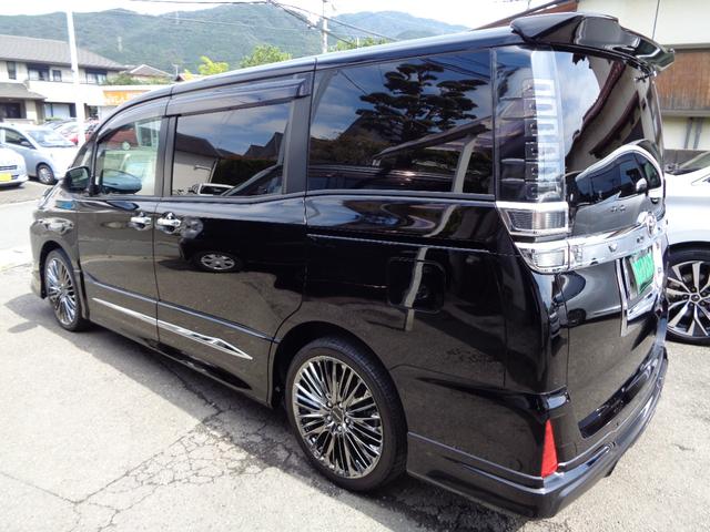 ヴォクシー ＺＳ　煌ＩＩＩ　１年保証　禁煙１オーナー　両側電動ドア　モデリスタエアロ＆マフラー　ＷＡＬＤ１９ＡＷ　１２．１型後席モニター　１０型純正ＳＤナビ　フルセグ　ＤＶＤ再　Ｂｌｕｅｔｏｏｔｈ　ＨＤＭＩ　Ｂカメラ　ＥＴＣ（15枚目）