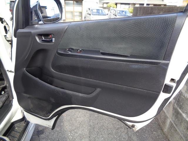 ハイエースバン ロングスーパーＧＬ　４型３０００ｃｃディーゼルターボ　プッシュスタート＆スマートキー２個　ＳＤナビ　フルセグ　ＤＶＤ再　Ｂｌｕｅｔｏｏｔｈ　Ｂカメラ　ＥＴＣ　純正ＬＥＤヘッド　モデＦスポ　Ｄインナーミラー　フィルム施工（28枚目）