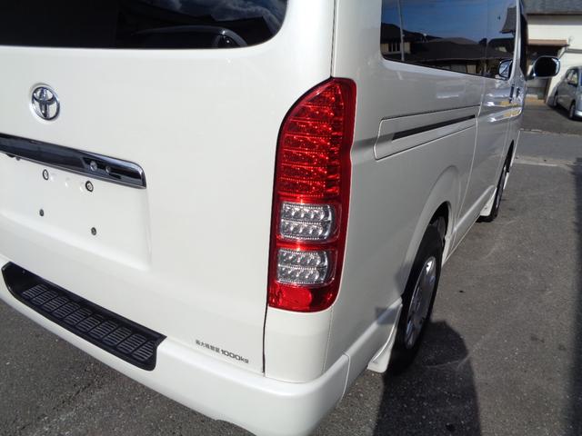 ハイエースバン ロングスーパーＧＬ　４型３０００ｃｃディーゼルターボ　プッシュスタート＆スマートキー２個　ＳＤナビ　フルセグ　ＤＶＤ再　Ｂｌｕｅｔｏｏｔｈ　Ｂカメラ　ＥＴＣ　純正ＬＥＤヘッド　モデＦスポ　Ｄインナーミラー　フィルム施工（61枚目）