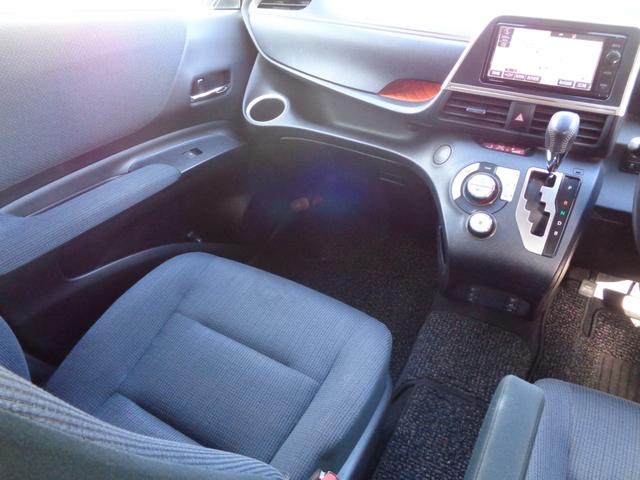 シエンタ ハイブリッドＧ　禁煙車　６人乗り　プッシュスタート　スマートキー　後席モニター　両側電動ドア　純正ナビ　フルセグＴＶ　ＤＶＤ再　Ｂｌｕｅｔｏｏｔｈ　Ｂカメラ　ＥＴＣ　社外ＬＥＤヘッド　前席シートヒーター（18枚目）