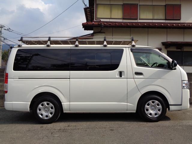 ハイエースバン ロングＤＸ　ＧＬパッケージ　５ドア３０００ｃｃディーゼルターボ禁煙１オーナー６人乗　純正ナビ　フルセグ　ＤＶＤ再　Ｂｌｕｅｔｏｏｔｈ　Ｂカメラ　ＥＴＣ　純ＬＥＤヘッド　電格ミラー　ルーフキャリア＆リアラダー　ガラスフィルム施工（8枚目）
