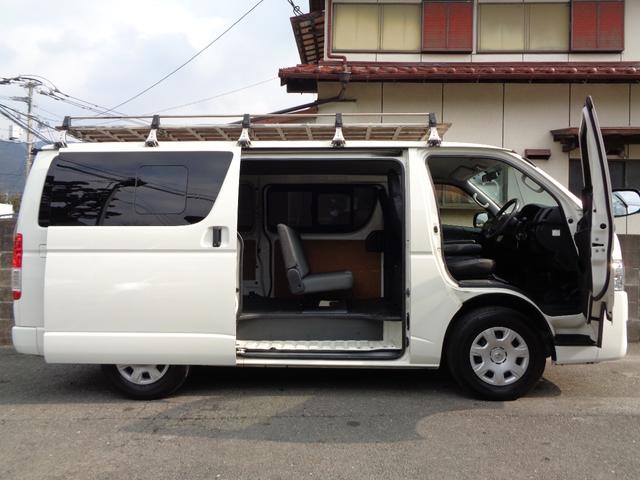 ハイエースバン ロングＤＸ　ＧＬパッケージ　５ドア３０００ｃｃディーゼルターボ禁煙１オーナー６人乗　純正ナビ　フルセグ　ＤＶＤ再　Ｂｌｕｅｔｏｏｔｈ　Ｂカメラ　ＥＴＣ　純ＬＥＤヘッド　電格ミラー　ルーフキャリア＆リアラダー　ガラスフィルム施工（9枚目）