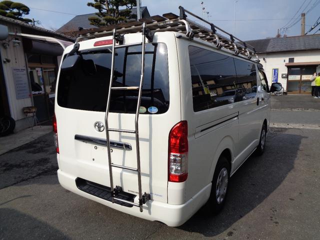 ハイエースバン ロングＤＸ　ＧＬパッケージ　５ドア３０００ｃｃディーゼルターボ禁煙１オーナー６人乗　純正ナビ　フルセグ　ＤＶＤ再　Ｂｌｕｅｔｏｏｔｈ　Ｂカメラ　ＥＴＣ　純ＬＥＤヘッド　電格ミラー　ルーフキャリア＆リアラダー　ガラスフィルム施工（12枚目）