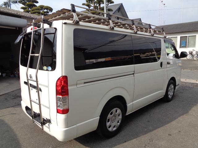 ハイエースバン ロングＤＸ　ＧＬパッケージ　５ドア３０００ｃｃディーゼルターボ禁煙１オーナー６人乗　純正ナビ　フルセグ　ＤＶＤ再　Ｂｌｕｅｔｏｏｔｈ　Ｂカメラ　ＥＴＣ　純ＬＥＤヘッド　電格ミラー　ルーフキャリア＆リアラダー　ガラスフィルム施工（15枚目）