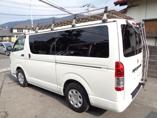 ハイエースバン ロングＤＸ　ＧＬパッケージ　５ドア３０００ｃｃディーゼルターボ禁煙１オーナー６人乗　純正ナビ　フルセグ　ＤＶＤ再　Ｂｌｕｅｔｏｏｔｈ　Ｂカメラ　ＥＴＣ　純ＬＥＤヘッド　電格ミラー　ルーフキャリア＆リアラダー　ガラスフィルム施工（16枚目）