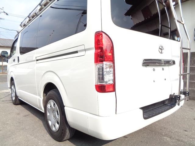 ハイエースバン ロングＤＸ　ＧＬパッケージ　５ドア３０００ｃｃディーゼルターボ禁煙１オーナー６人乗　純正ナビ　フルセグ　ＤＶＤ再　Ｂｌｕｅｔｏｏｔｈ　Ｂカメラ　ＥＴＣ　純ＬＥＤヘッド　電格ミラー　ルーフキャリア＆リアラダー　ガラスフィルム施工（18枚目）