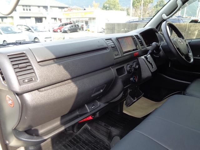 ハイエースバン ロングＤＸ　ＧＬパッケージ　５ドア３０００ｃｃディーゼルターボ禁煙１オーナー６人乗　純正ナビ　フルセグ　ＤＶＤ再　Ｂｌｕｅｔｏｏｔｈ　Ｂカメラ　ＥＴＣ　純ＬＥＤヘッド　電格ミラー　ルーフキャリア＆リアラダー　ガラスフィルム施工（38枚目）