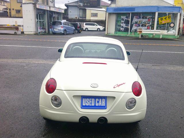 コペン アクティブトップ　ＥＴＣ　メモリナビ　ＣＤ／ＤＶＤ　ラジオ　ＭＯＭＯハンドル　フォグランプ　ＬＥＤライト　１５インチアルミホイール　キーレス　エアコン　パワーステアリング　パワーウィンドウ　Ｗエアバック　ＡＢＳ（15枚目）