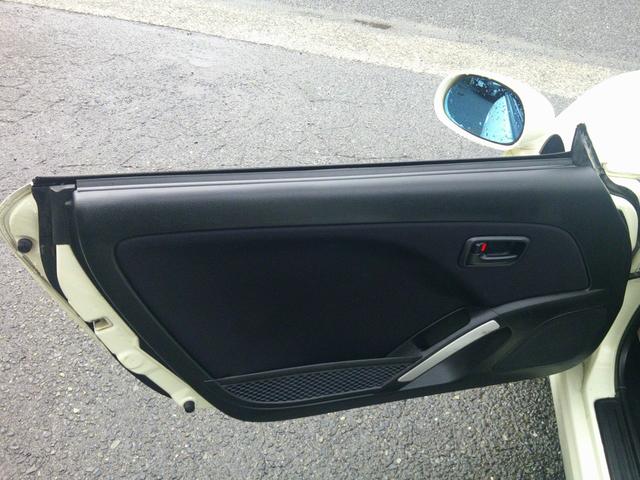 コペン アクティブトップ　ＥＴＣ　メモリナビ　ＣＤ／ＤＶＤ　ラジオ　ＭＯＭＯハンドル　フォグランプ　ＬＥＤライト　１５インチアルミホイール　キーレス　エアコン　パワーステアリング　パワーウィンドウ　Ｗエアバック　ＡＢＳ（32枚目）
