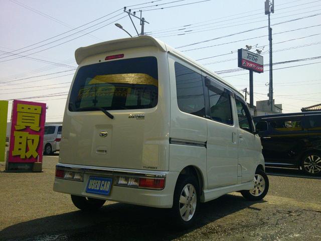 アトレーワゴン カスタムターボＲＳ　ＥＴＣ　ＨＩＤライト　フォグランプ　電動格納ミラー　キーレス　１３インチアルミホイール　オートエアコン　パワーステアリング　パワーウィンドウ　ＡＢＳ　ダブルエアバック　タイミングチェーン（10枚目）