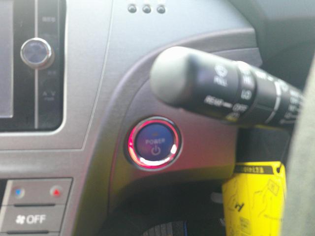 プリウス Ｓ　走行４００２０ｋｍ！　ＳＤナビ　フルセグＴＶ　Ｂｌｕｅｔｏｏｔｈ　バックカメラ　ＣＤ／ＤＶＤ　ステアリングスイッチ　ＨＩＤライト　フォグランプ　電動格納ミラー　アイドリングストップ　社外１５インチＡＷ（15枚目）