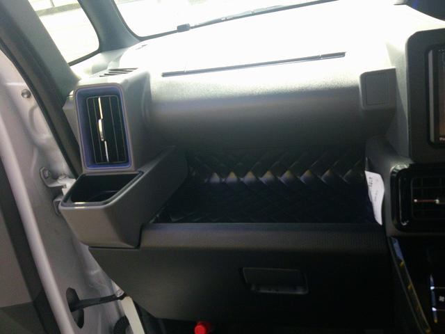 タント カスタムＸ　両側電スラ　後席モニター　衝突軽減ブレーキ　車線逸脱警報　パーキングアシスト　ＳＤナビ　フルセグＴＶ　バックカメラ　Ｂｌｕｅｔｏｏｔｈ　オートＬＥＤライト　フォグ　両席ヒーター付ハーフレザーシート（31枚目）