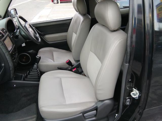 ジムニー ランドベンチャー　走行６７６３０ｋｍ！　５速ＭＴ　４ＷＤ切替　ＳＤナビ　ワンセグＴＶ　Ｂｌｕｅｔｏｏｔｈ　ＥＴＣ　背面タイヤ　ルーフレール　電動格納ミラー　１６インチアルミホイール　キーレス　エアコン　ＰＳ　ＰＷ（18枚目）