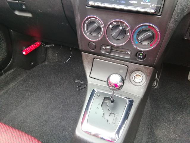コペン ２ｎｄアニバーサリーエディション　タイミングチェーン　ＳＤナビ　フルセグＴＶ　Ｂｌｕｅｔｏｏｔｈ　ＣＤ／ＤＶＤ　ＭＯＭＯステアリング　ＥＴＣ　両席シートヒーター　ＨＩＤライト　フォグランプ　ＥＴＣ　社外１５インチアルミホイール　ＡＡＣ（27枚目）
