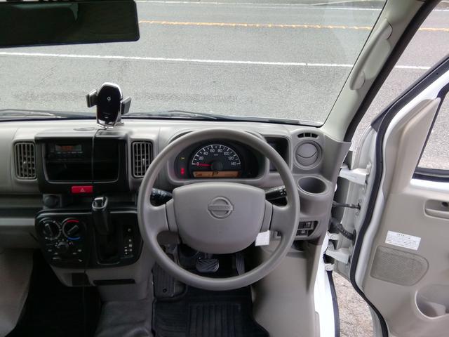 ＮＶ１００クリッパーバン ＤＸ　４ナンバー商用バン　２ＮＤ発進　キーレス　ラジオ　ライトレベライザー　エアコン　パワーステアリング　パワーウィンドウ　ＡＢＳ　ダブルエアバック（4枚目）