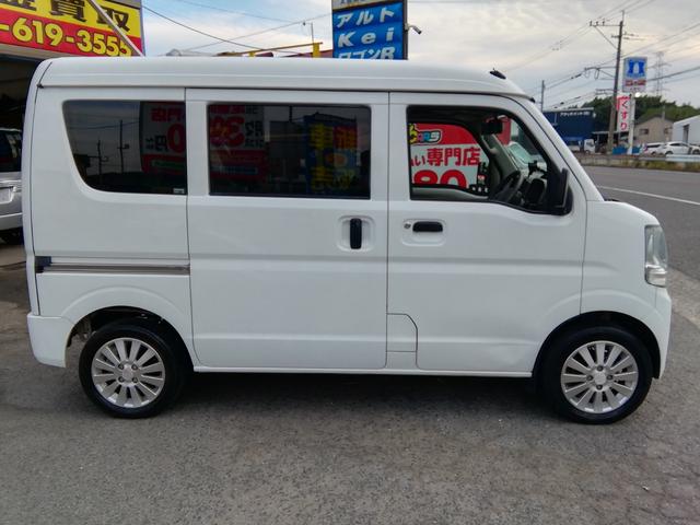 ＮＶ１００クリッパーバン ＤＸ　４ナンバー商用バン　２ＮＤ発進　キーレス　ラジオ　ライトレベライザー　エアコン　パワーステアリング　パワーウィンドウ　ＡＢＳ　ダブルエアバック（6枚目）