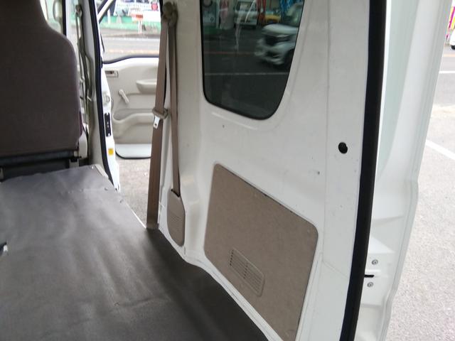 ＮＶ１００クリッパーバン ＤＸ　４ナンバー商用バン　２ＮＤ発進　キーレス　ラジオ　ライトレベライザー　エアコン　パワーステアリング　パワーウィンドウ　ＡＢＳ　ダブルエアバック（7枚目）